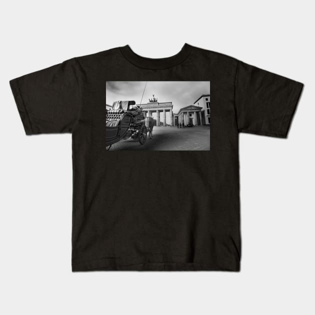 Brandenburg Gate, Berlin City Kids T-Shirt by hottehue